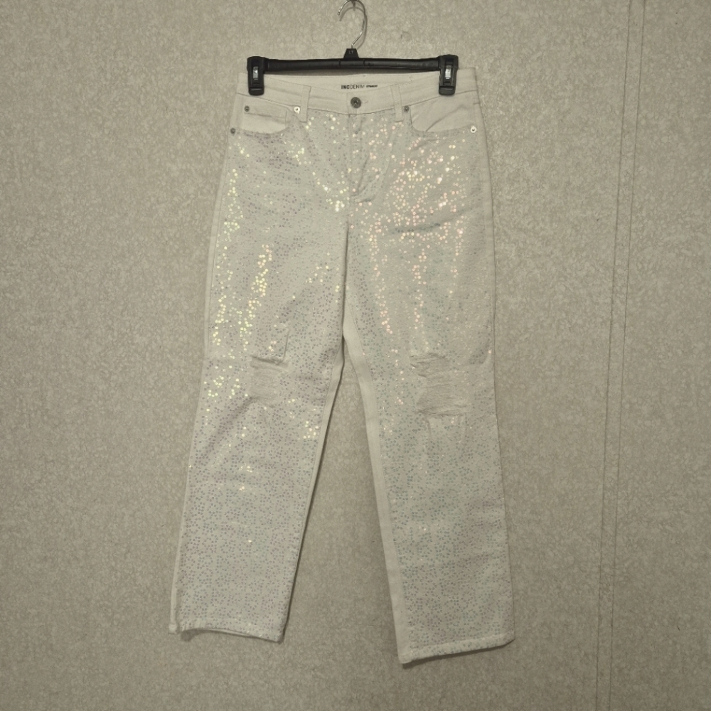 INC International Concepts White Distresed  Ankle Cropped Jeans..SIZE:8/29